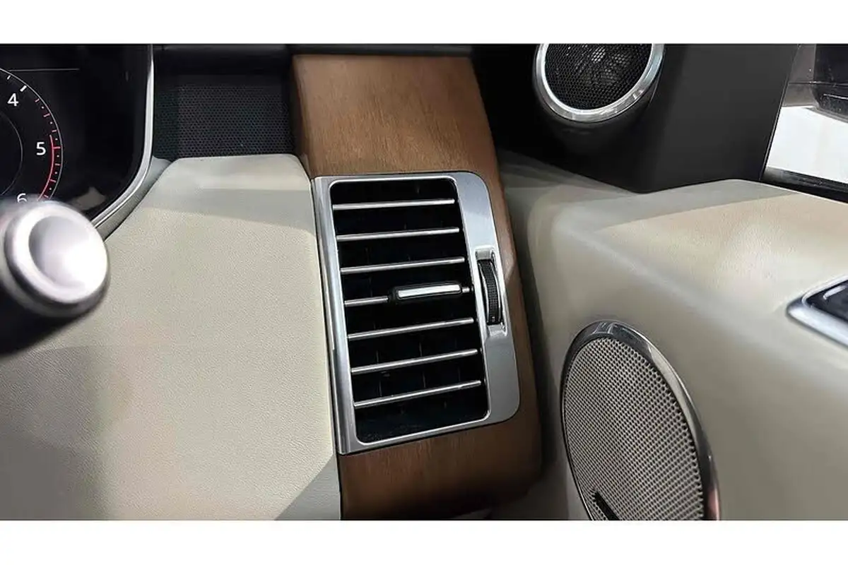 2019-land-rover-range-rover-30-sd-v6-vogue-big-41