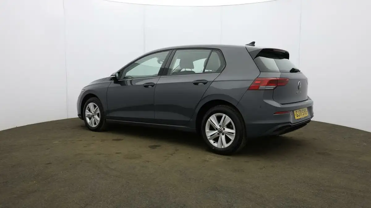 2021-volkswagen-golf-10-tsi-life-hatchback-big-57