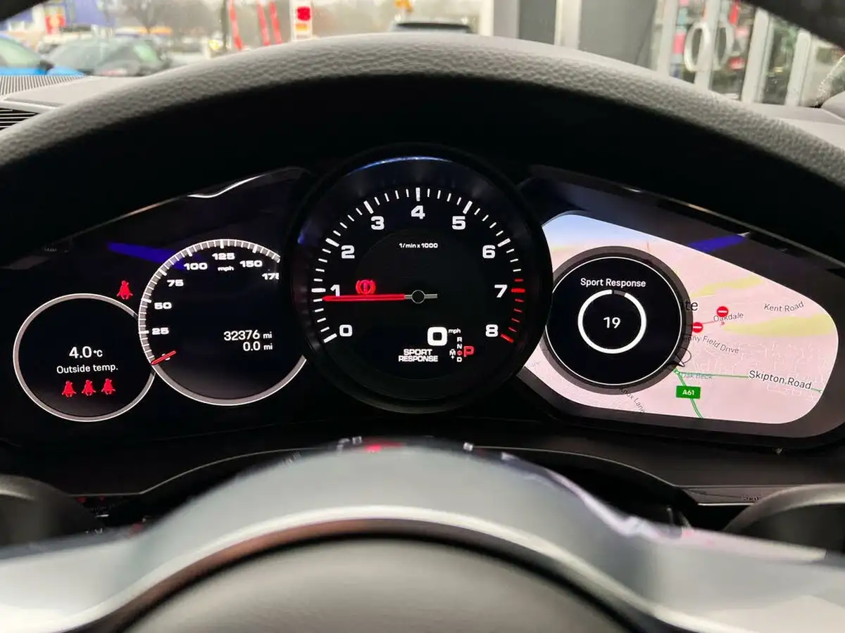 2023-porsche-cayenne-30-v6-platinum-edition-station-wagon-big-52