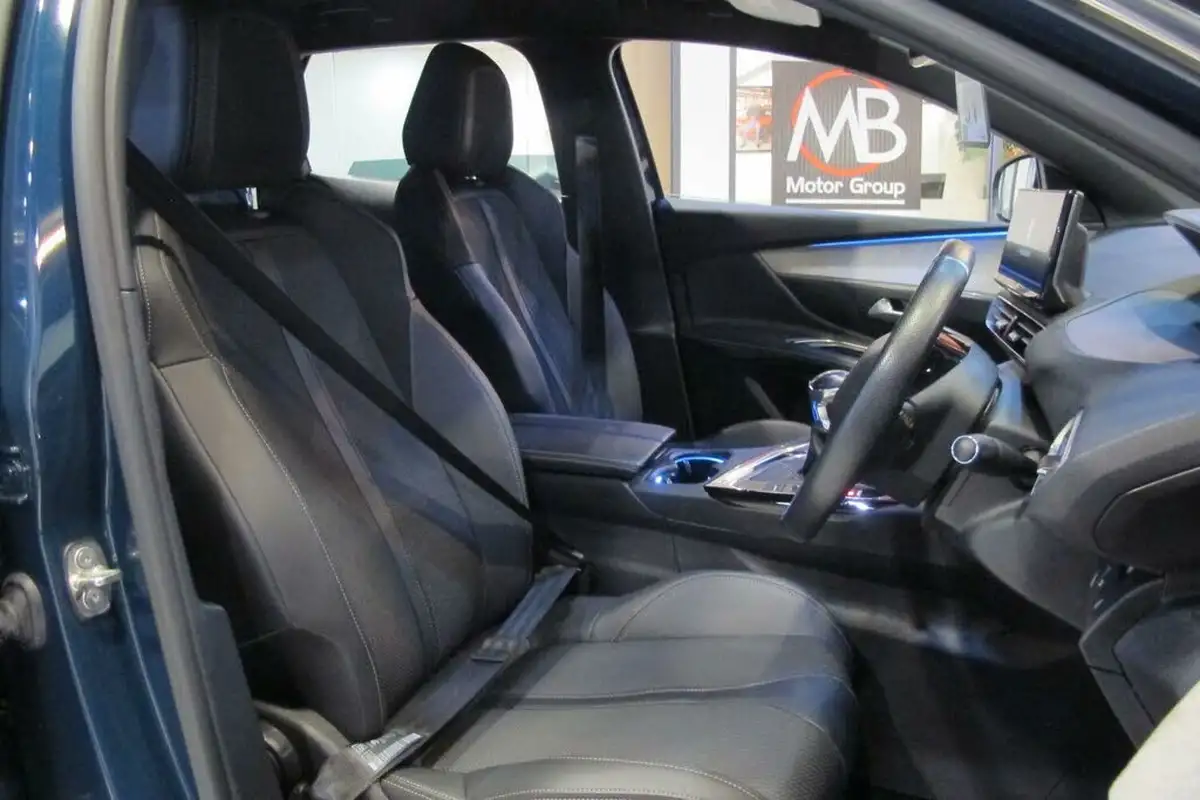 2022-peugeot-3008-suv-12-puretech-gt-big-21