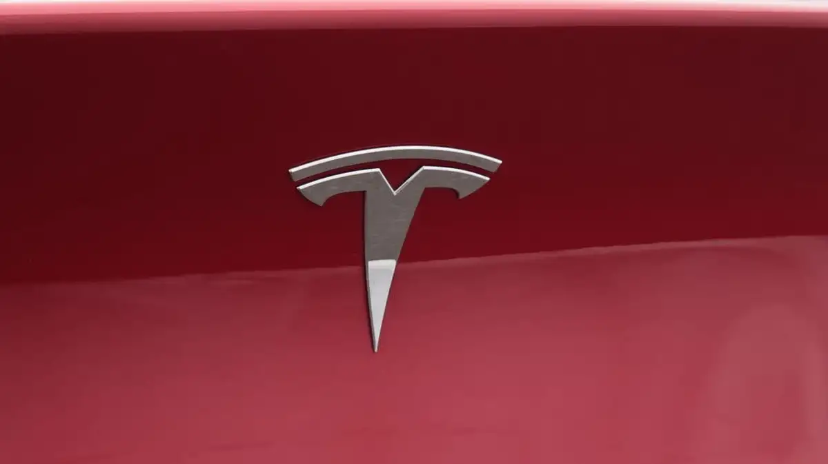 2022-tesla-model-y-e-long-range-big-21