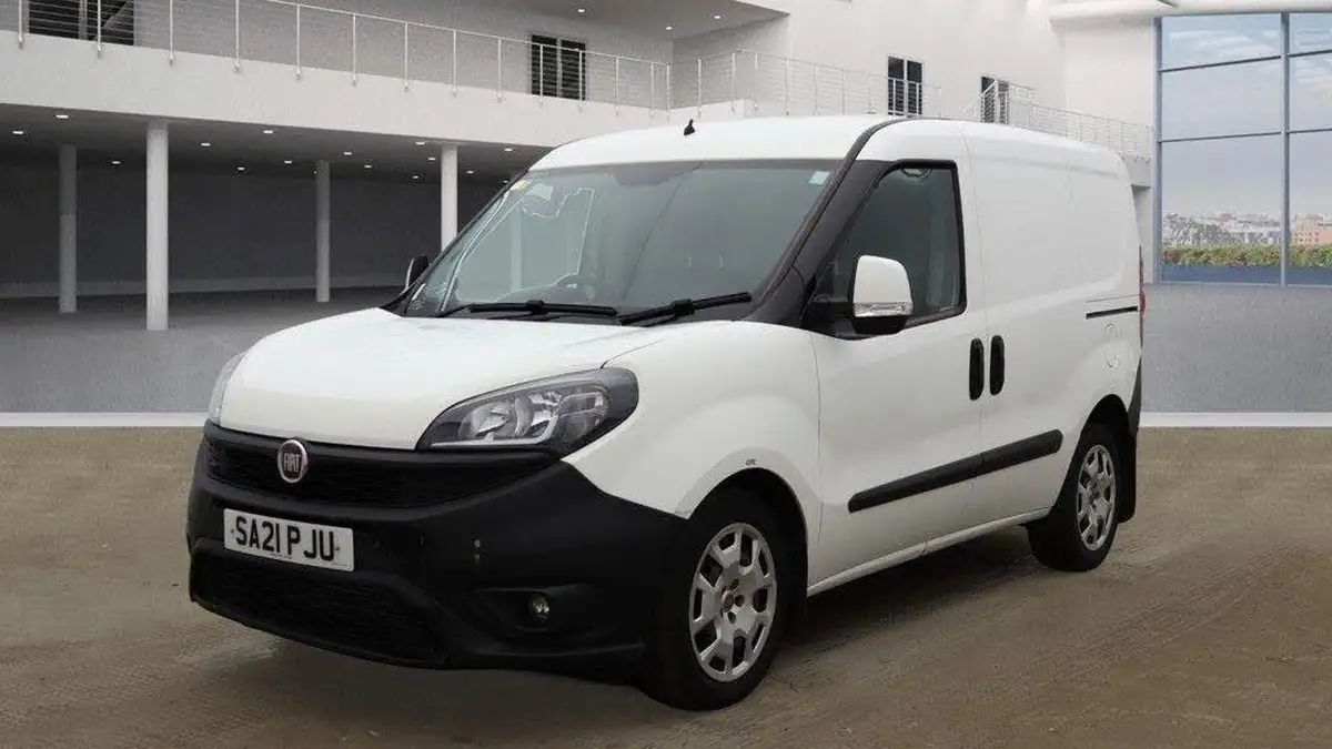 2021-fiat-doblo-cargo-16td-l1h1-sx-big-2