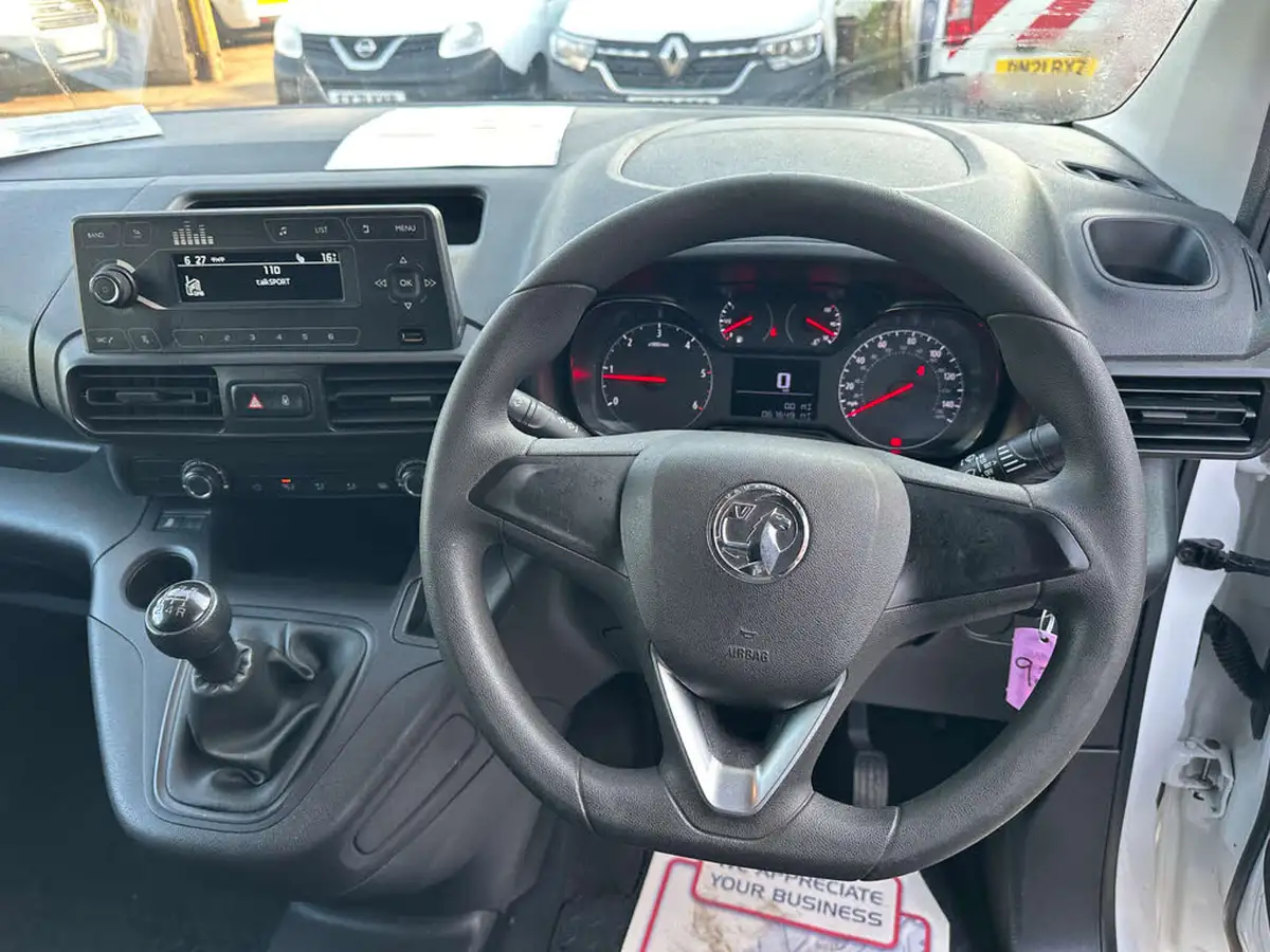 2019-vauxhall-combo-16cdti-edition-2300-100pseu6-l1h1-panel-big-18