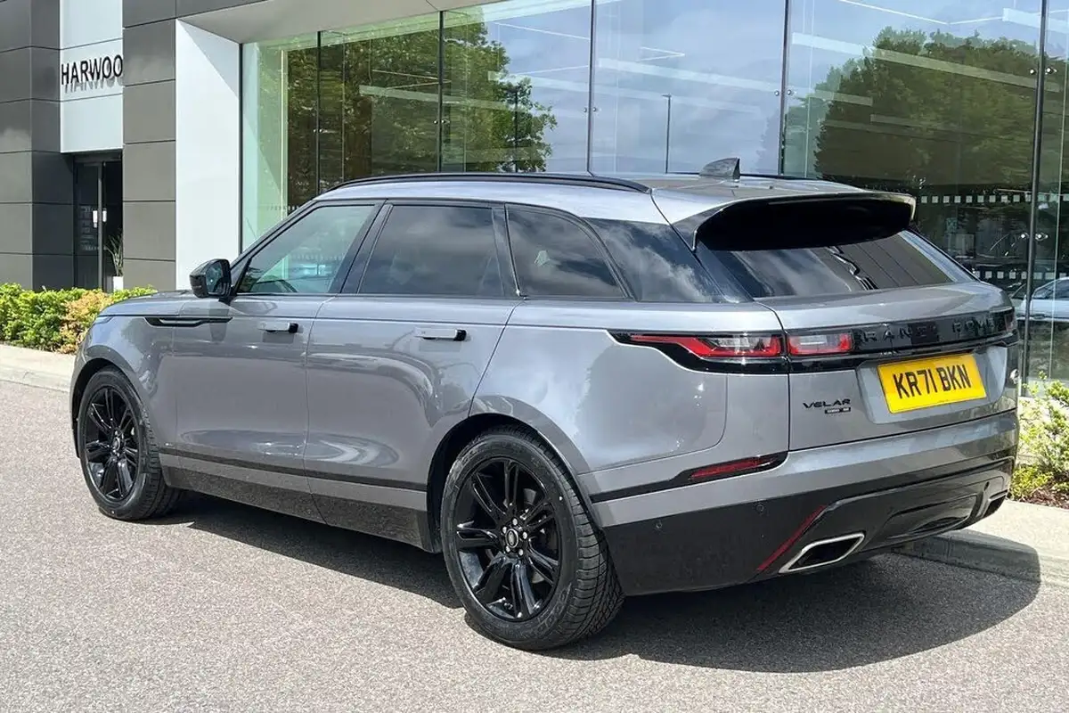 2021-land-rover-range-rover-velar-big-16