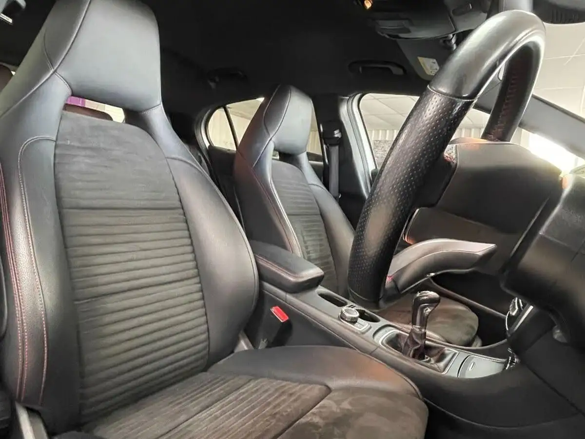 2018-mercedes-benz-gla-class-21d-gla-200d-amg-line-134bhp-ss-big-25