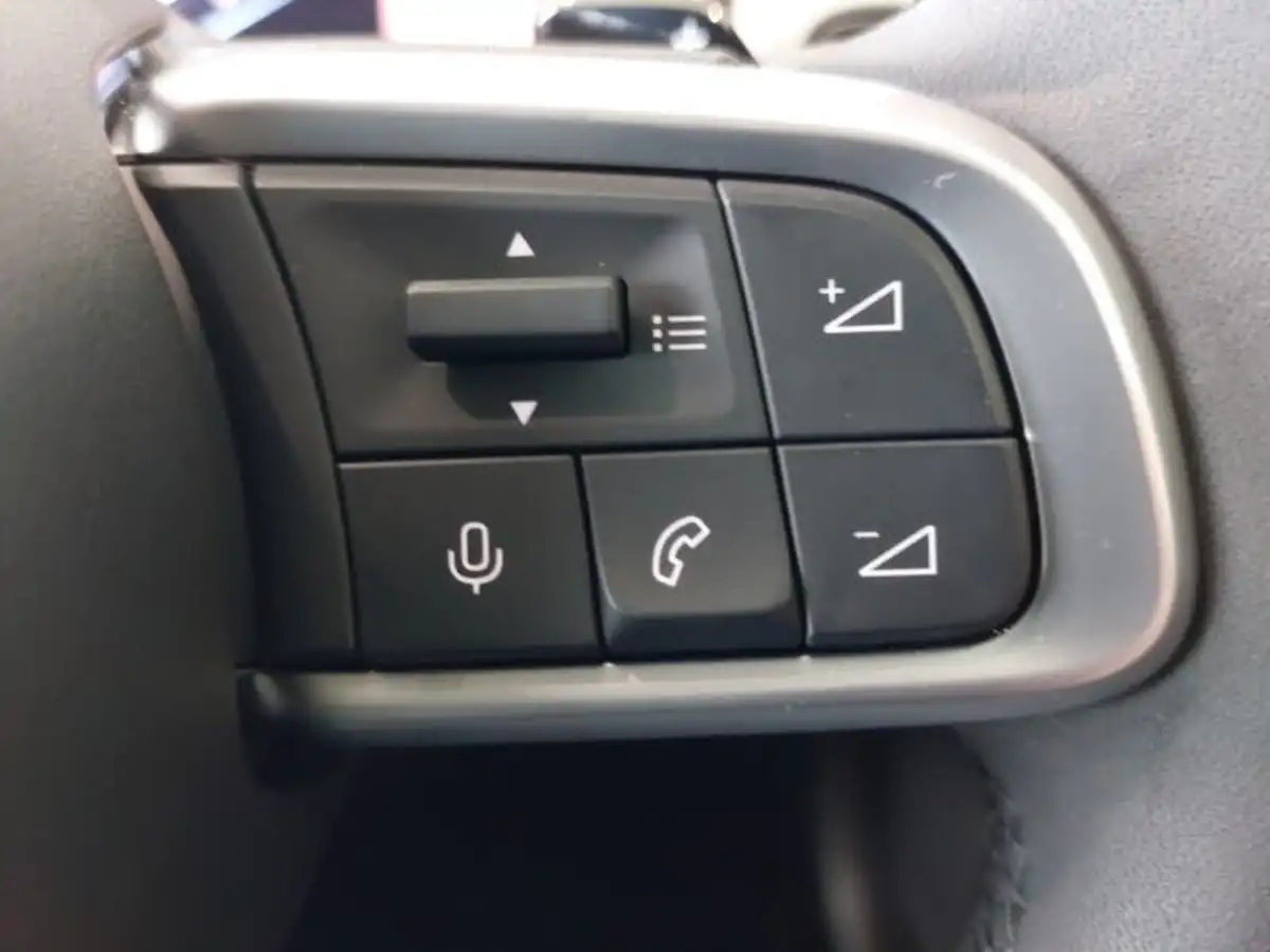 2025-jeep-avenger-12-gse-summit-e-hybrid-48v-auto-big-14