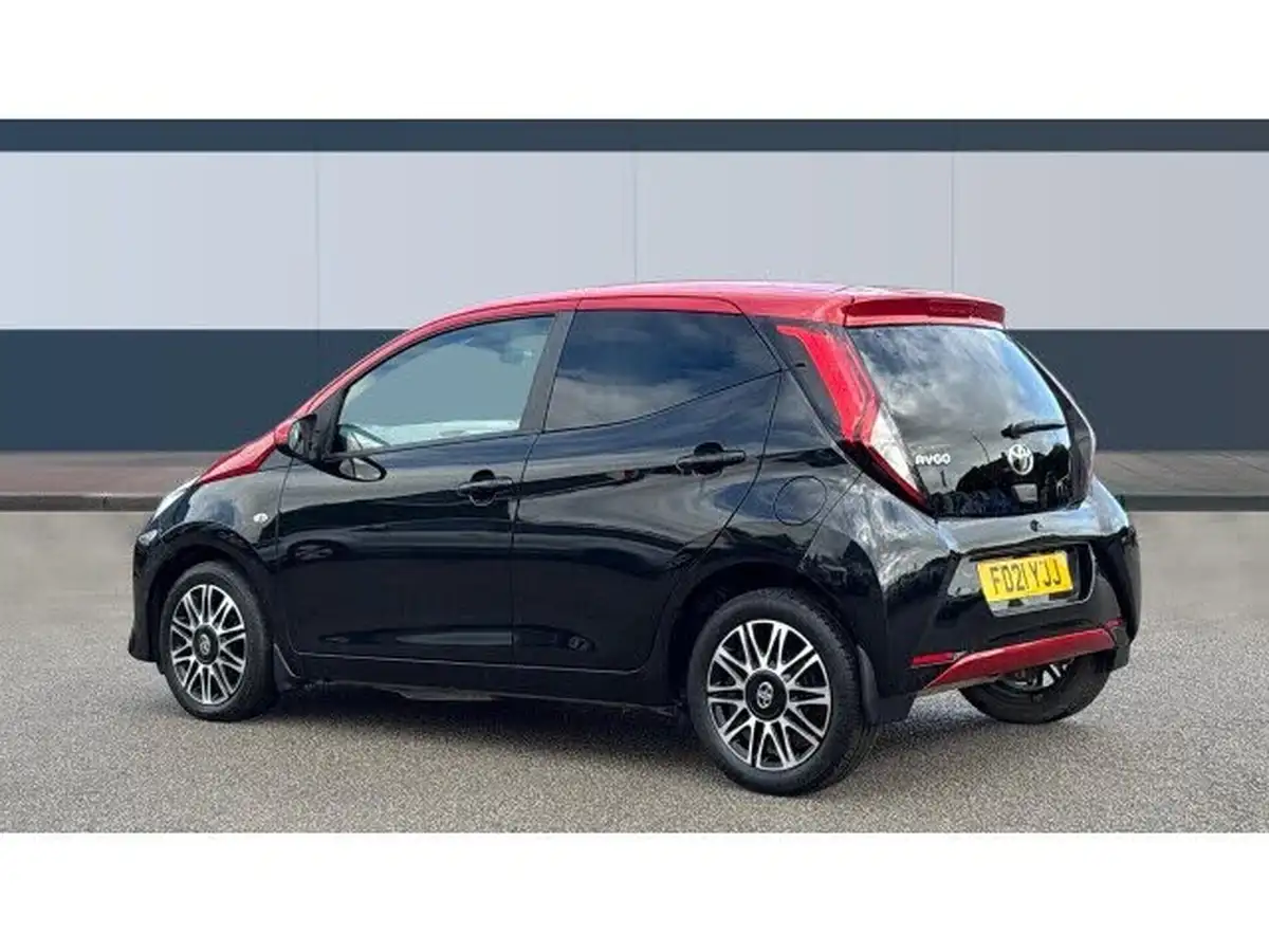 2021-toyota-aygo-10-vvt-i-x-clusiv-big-1