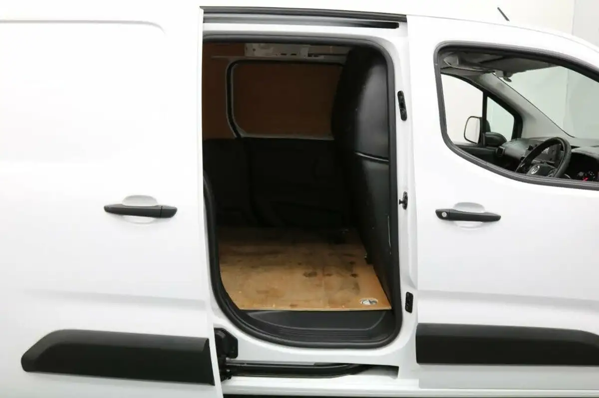 2021-vauxhall-combo-15cdti-dynamic-2300-100pseu6dt-l2h1-panel-big-12