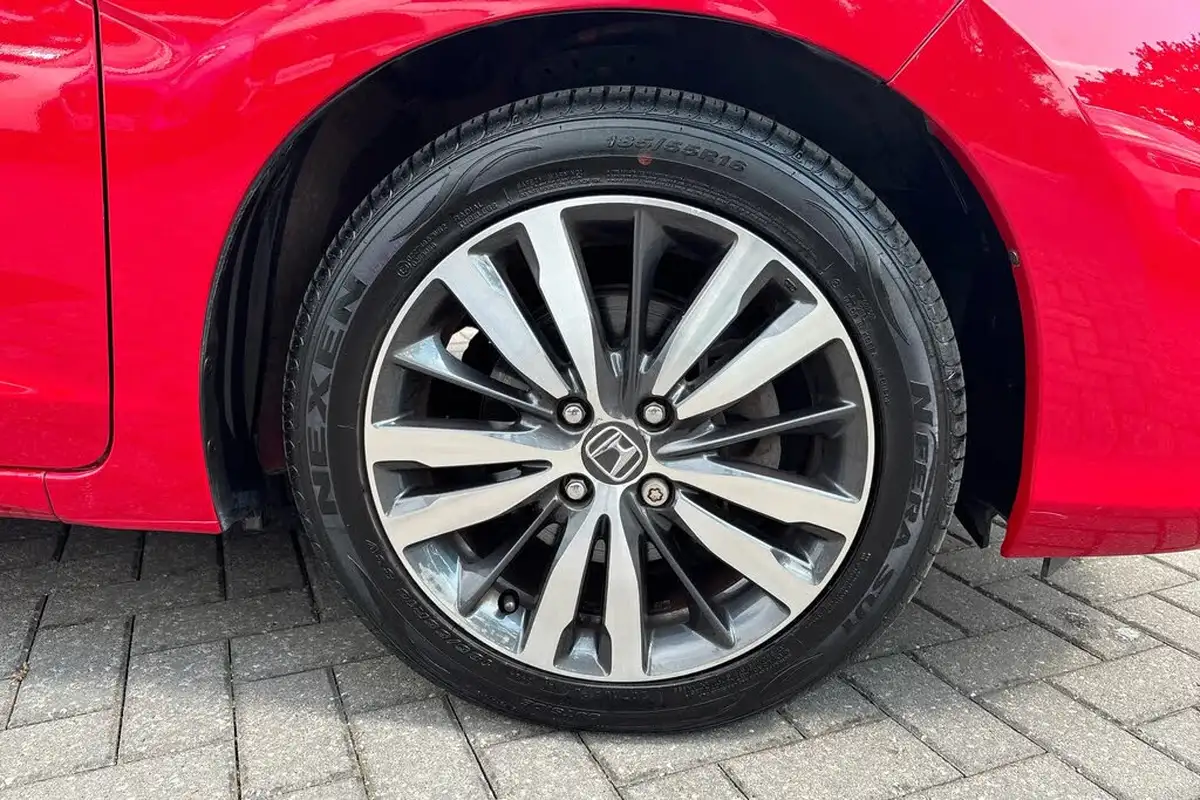 2018-honda-jazz-13-i-vtec-ex-big-8