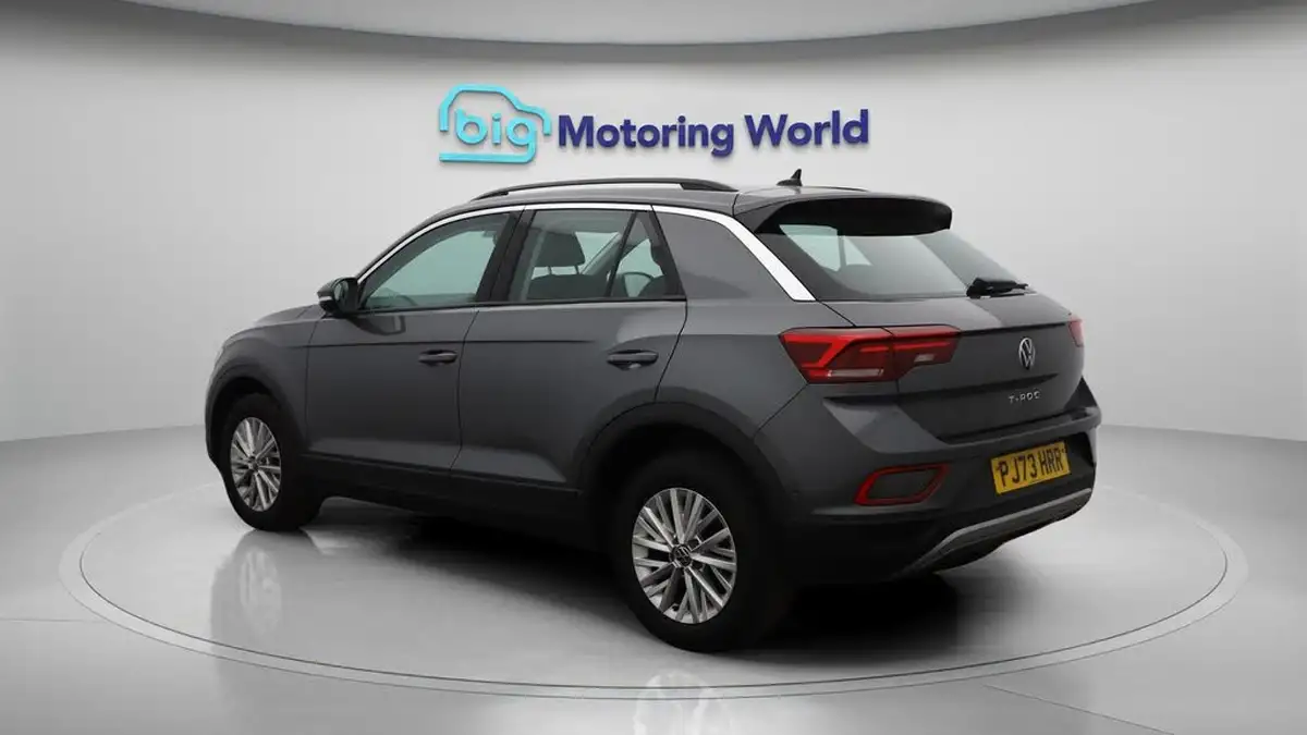 2023-volkswagen-t-roc-10-tsi-life-big-5
