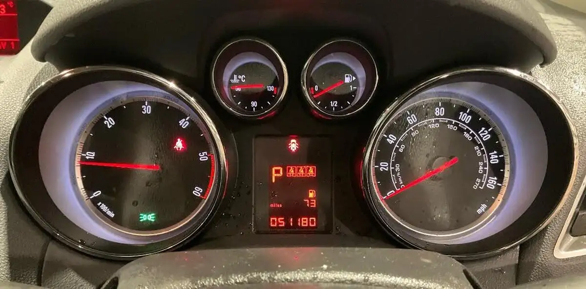 2015-vauxhall-mokka-16cdti-se-136ps-auto-big-8
