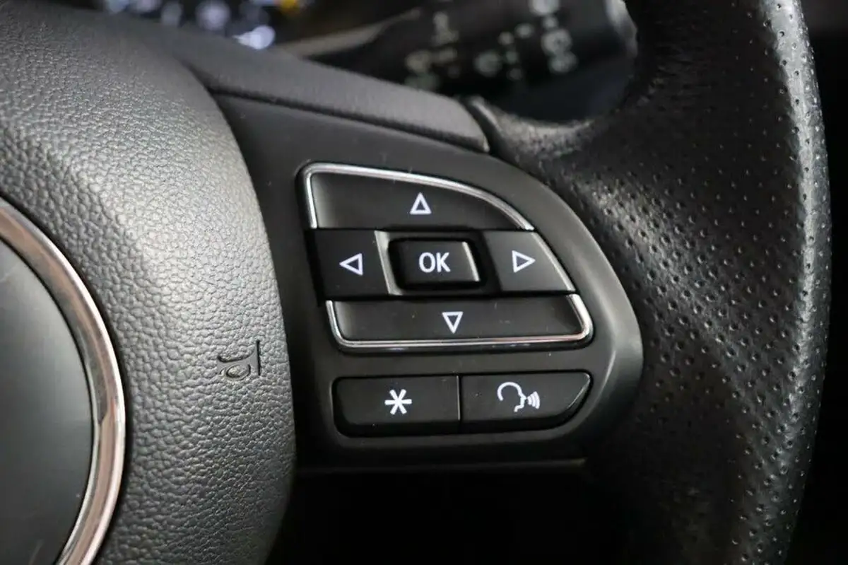 2021-mg-zs-suv-e-exclusive-ev-big-25