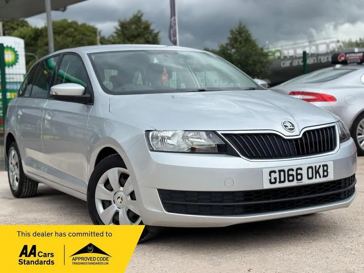 2016-skoda-rapid-spaceback-14tdi-s-big-0