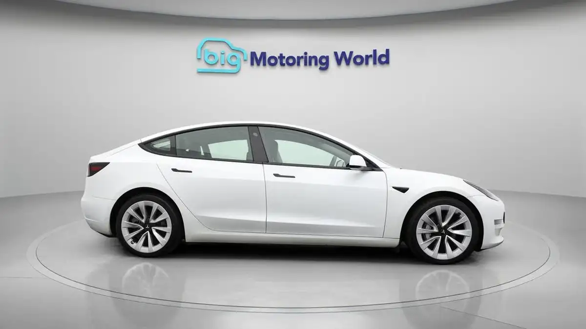 2021-tesla-model-3-e-long-range-4x4-big-8