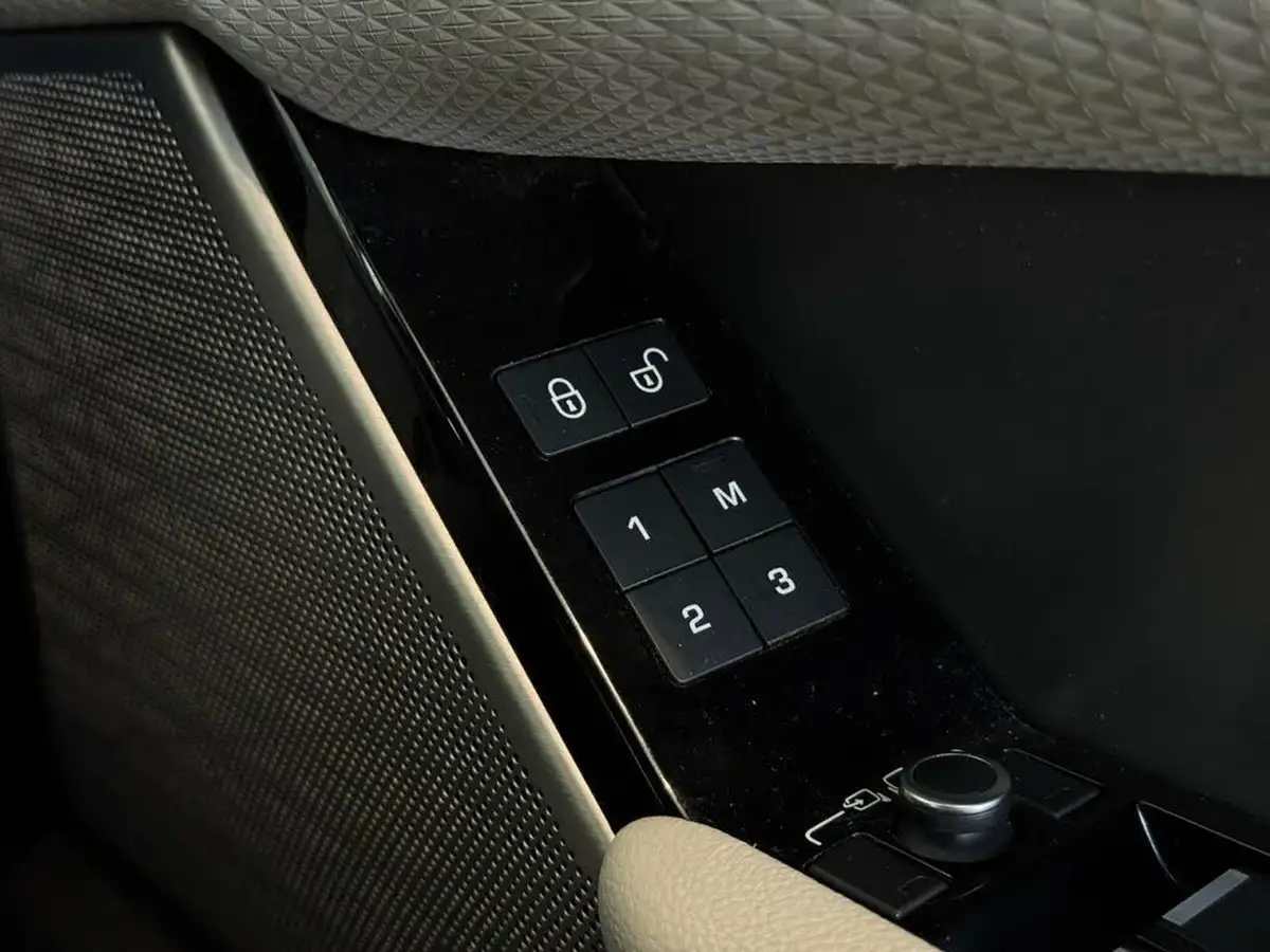 2018-land-rover-range-rover-velar-20-d180-r-dynamic-se-big-21