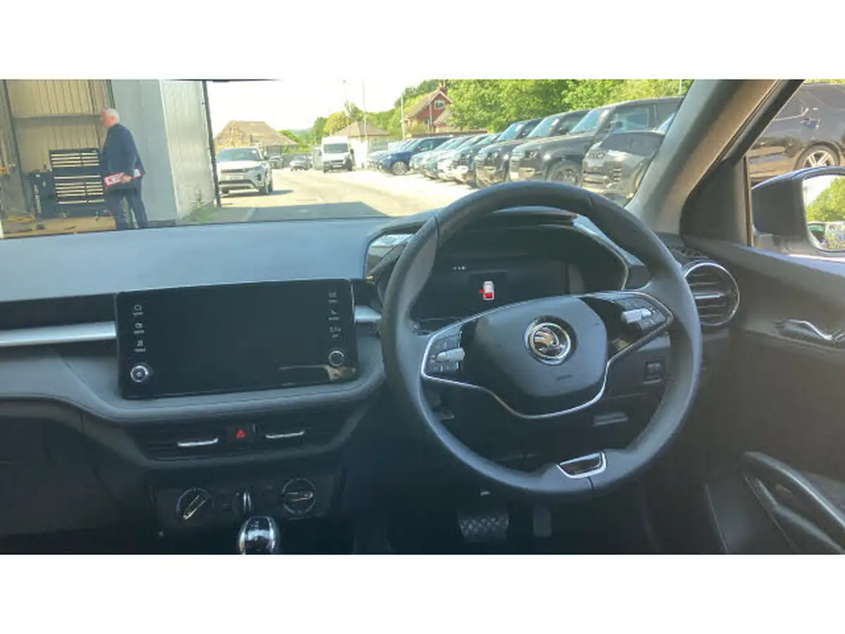 2024-skoda-fabia-15-tsi-colour-edition-big-9