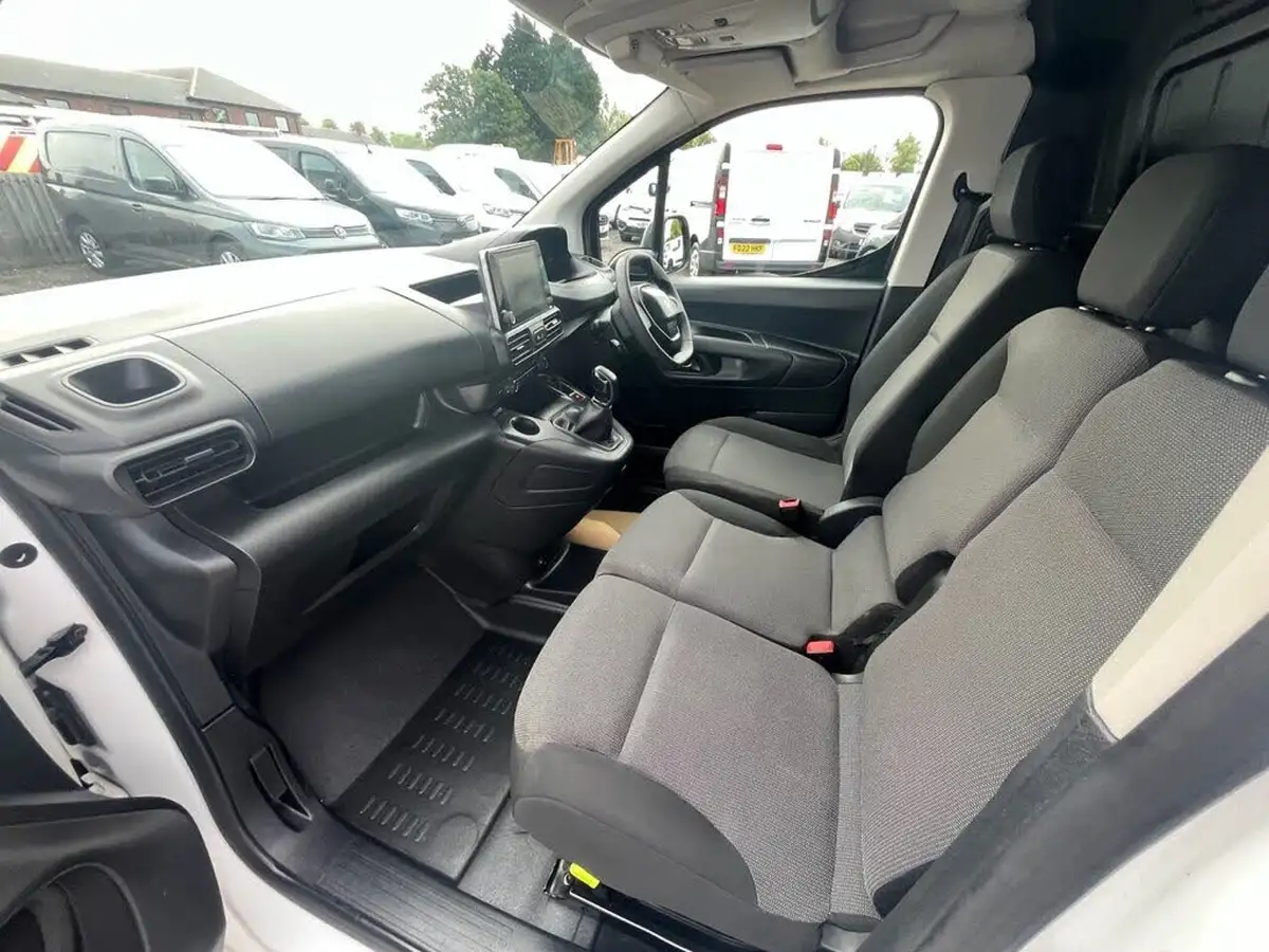 2021-peugeot-partner-15-bluehdi-1000-professional-100ps-eu6dt-panel-big-11