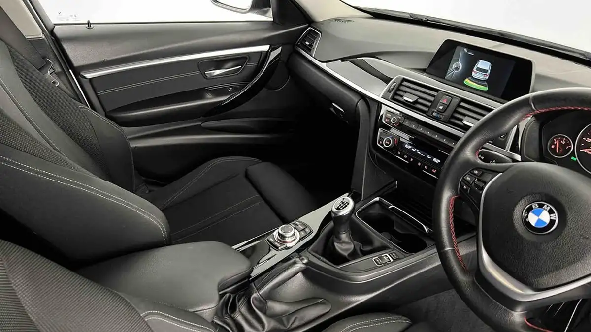 2017-bmw-3-series-15-318i-sport-touring-5d-big-33