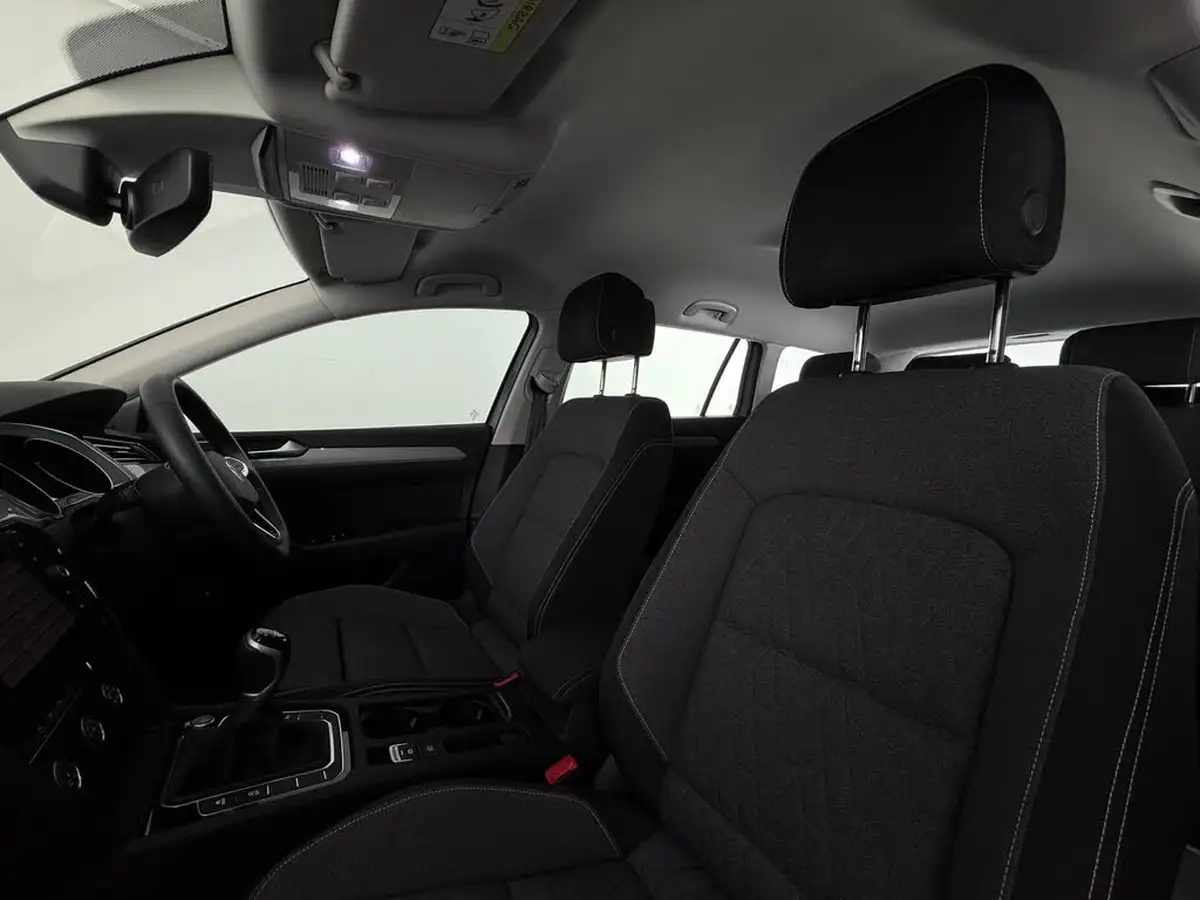 2023-volkswagen-passat-15-tsi-se-nav-big-15