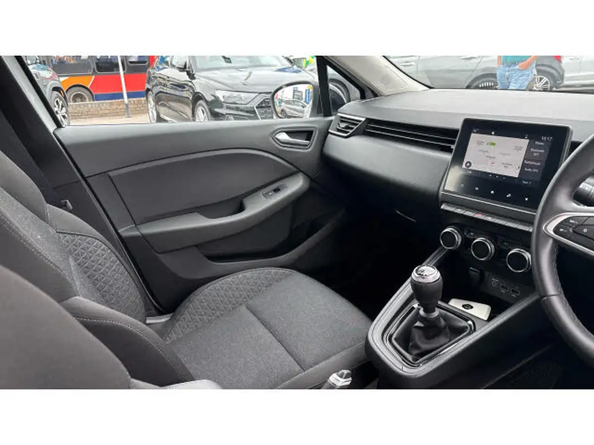 2023-renault-clio-10-tce-evolution-big-13