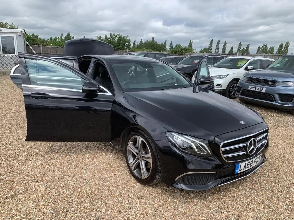 2019-mercedes-benz-e-class-20d-e220d-se-ss-saloon-4d-big-53