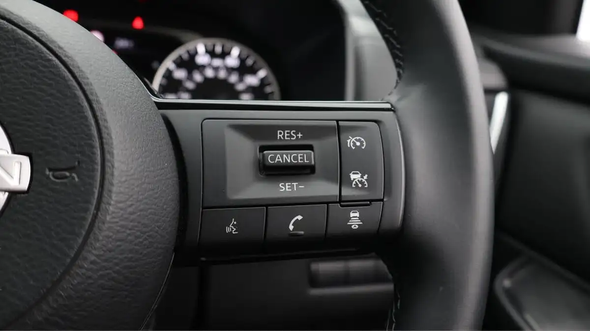 2023-nissan-qashqai-13-dig-t-acenta-premium-140ps-big-24