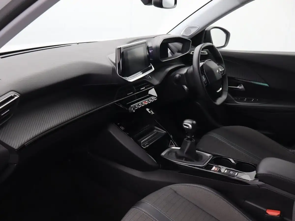 2022-peugeot-2008-suv-12-puretech-allure-premium-100bhp-big-31