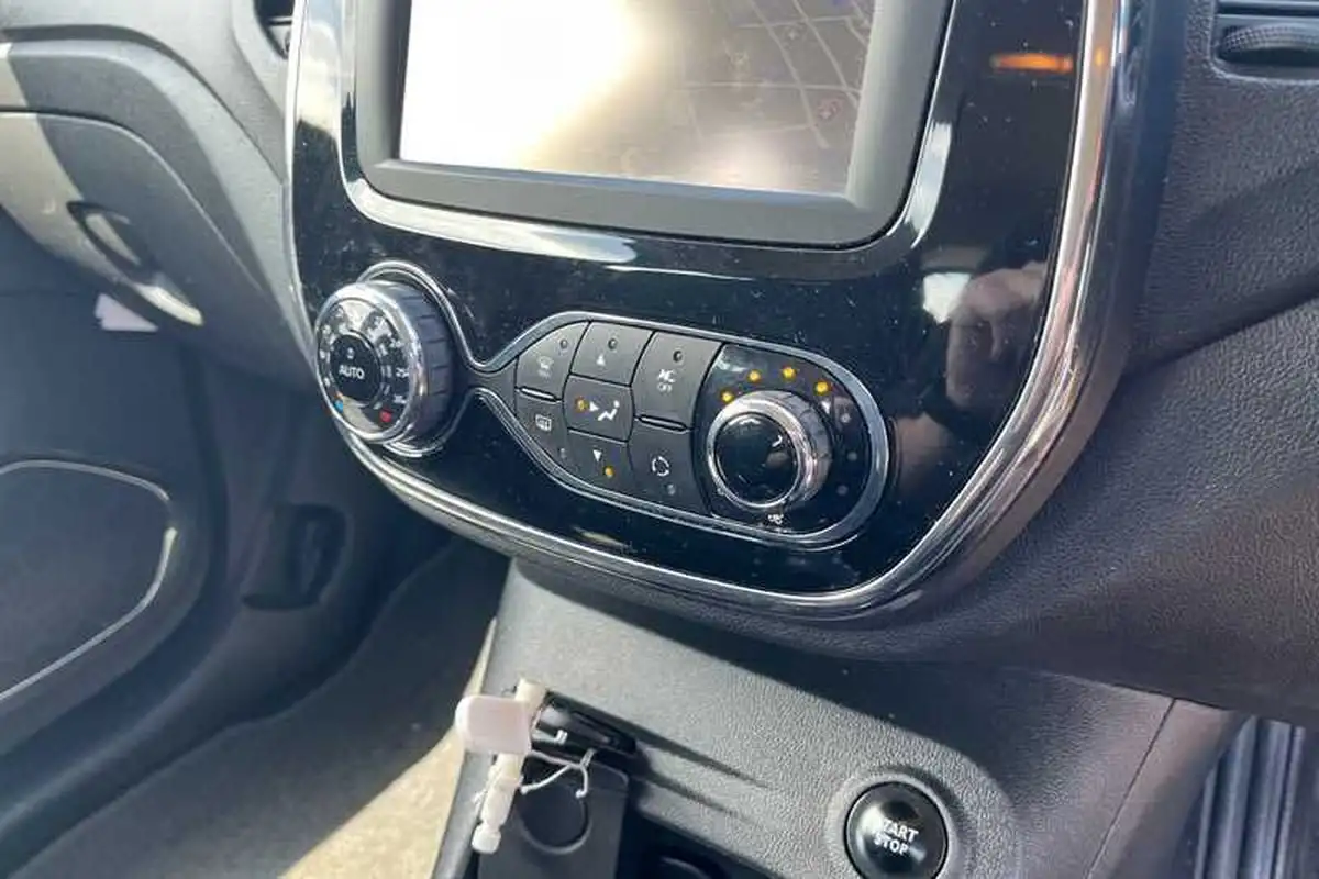 2017-renault-captur-09-tce-dynamique-nav-big-14