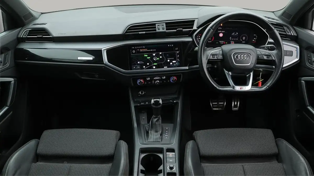 2021-audi-q3-15-35-tfsi-black-edition-codcomfort-sound-pack-station-wagon-big-18