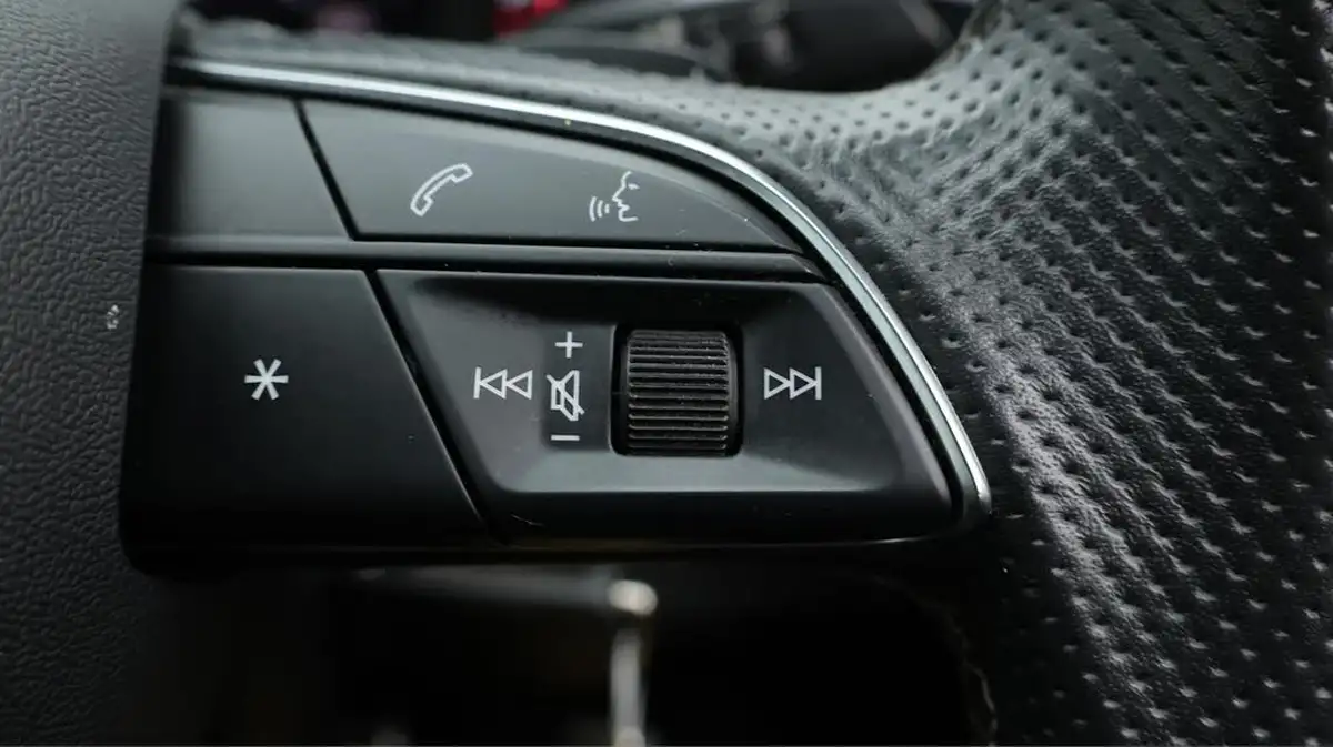 2021-audi-q3-15-35-tfsi-black-edition-codcomfort-sound-pack-station-wagon-big-42