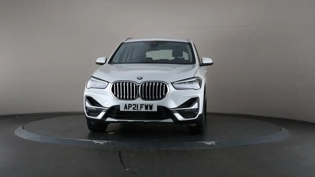 2021-bmw-x1-20td-sdrive18d-xline-big-49
