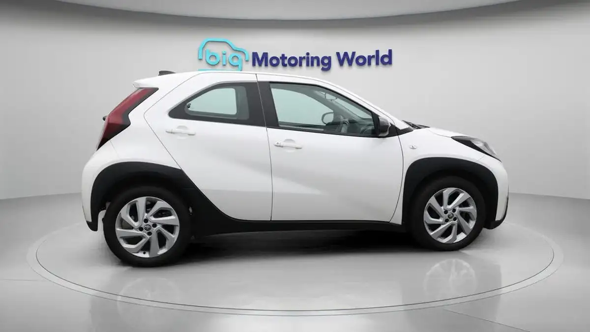 2022-toyota-aygo-x-10-vvt-i-pure-big-8