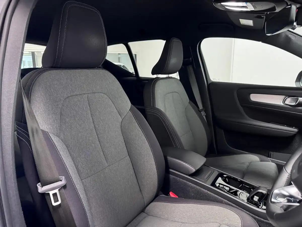 2023-volvo-xc40-20-b3-plus-big-25