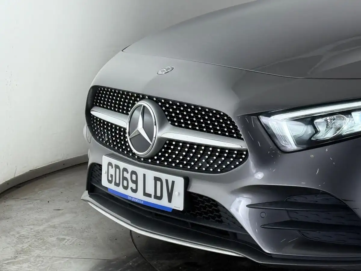 2019-mercedes-benz-a-class-15d-a180d-amg-line-executive-hatchback-5d-big-42