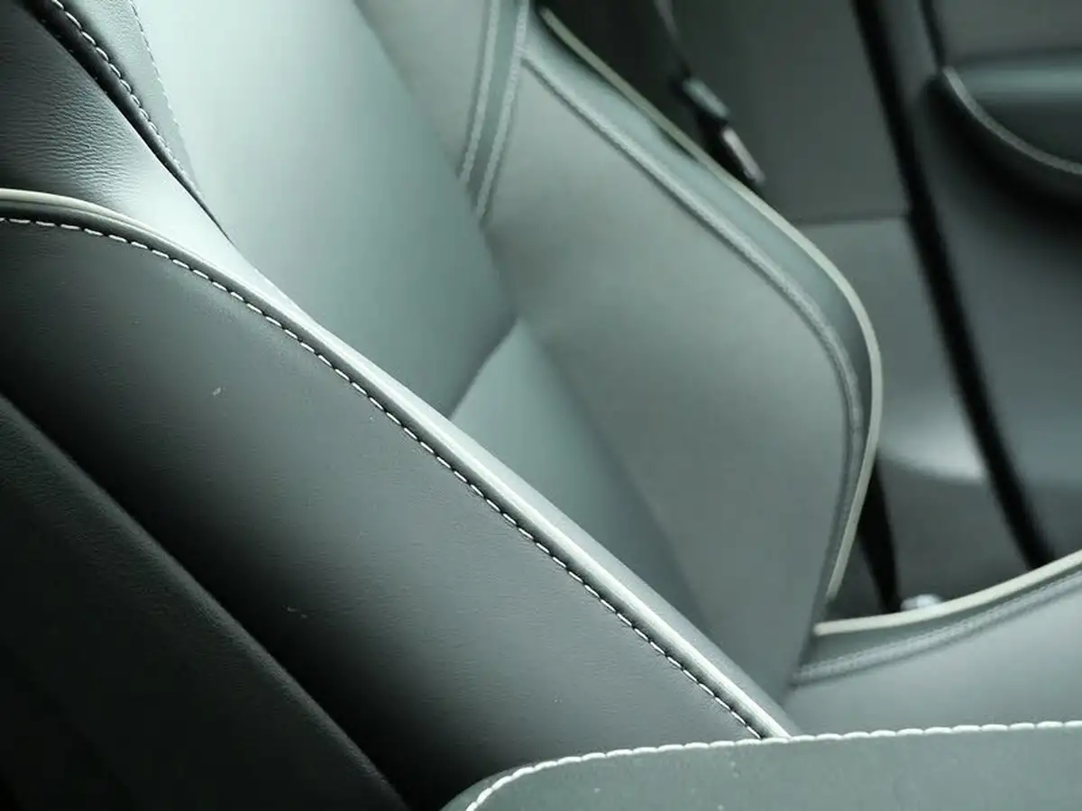 2021-volvo-xc60-20-t6-r-design-340bhp-big-12