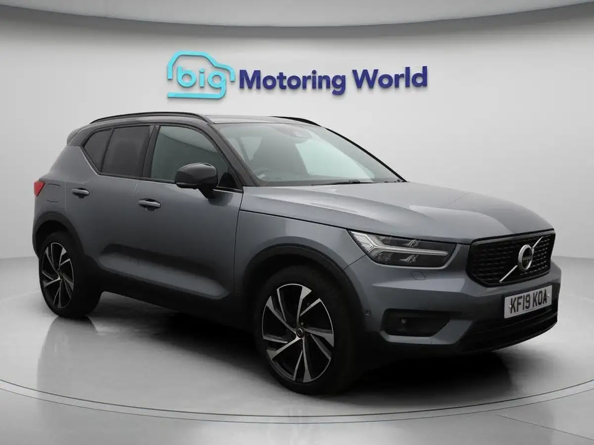2019-volvo-xc40-20td-d3-r-design-pro-awd-geartronic-big-0