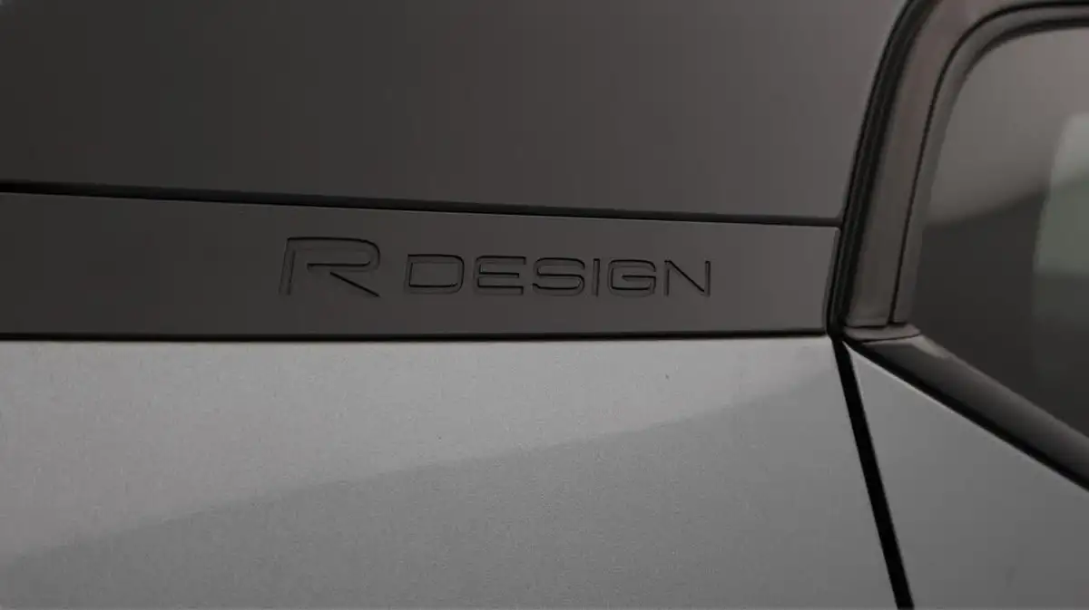 2019-volvo-xc40-20td-d3-r-design-pro-awd-geartronic-big-24