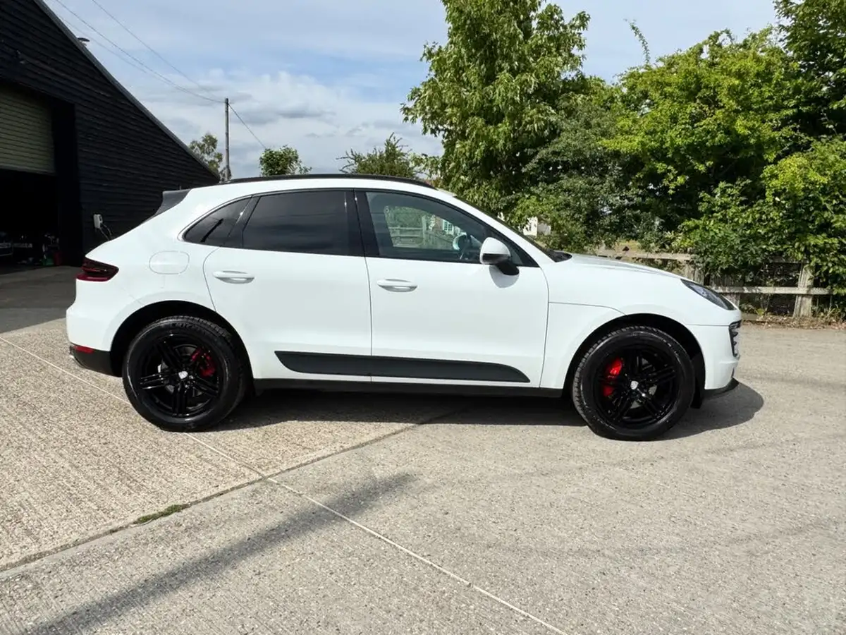 2018-porsche-macan-20-252ps-ss-big-21