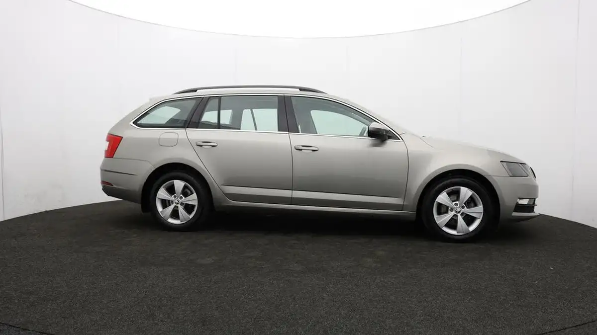 2019-skoda-octavia-10-tsi-se-technology-estate-big-45
