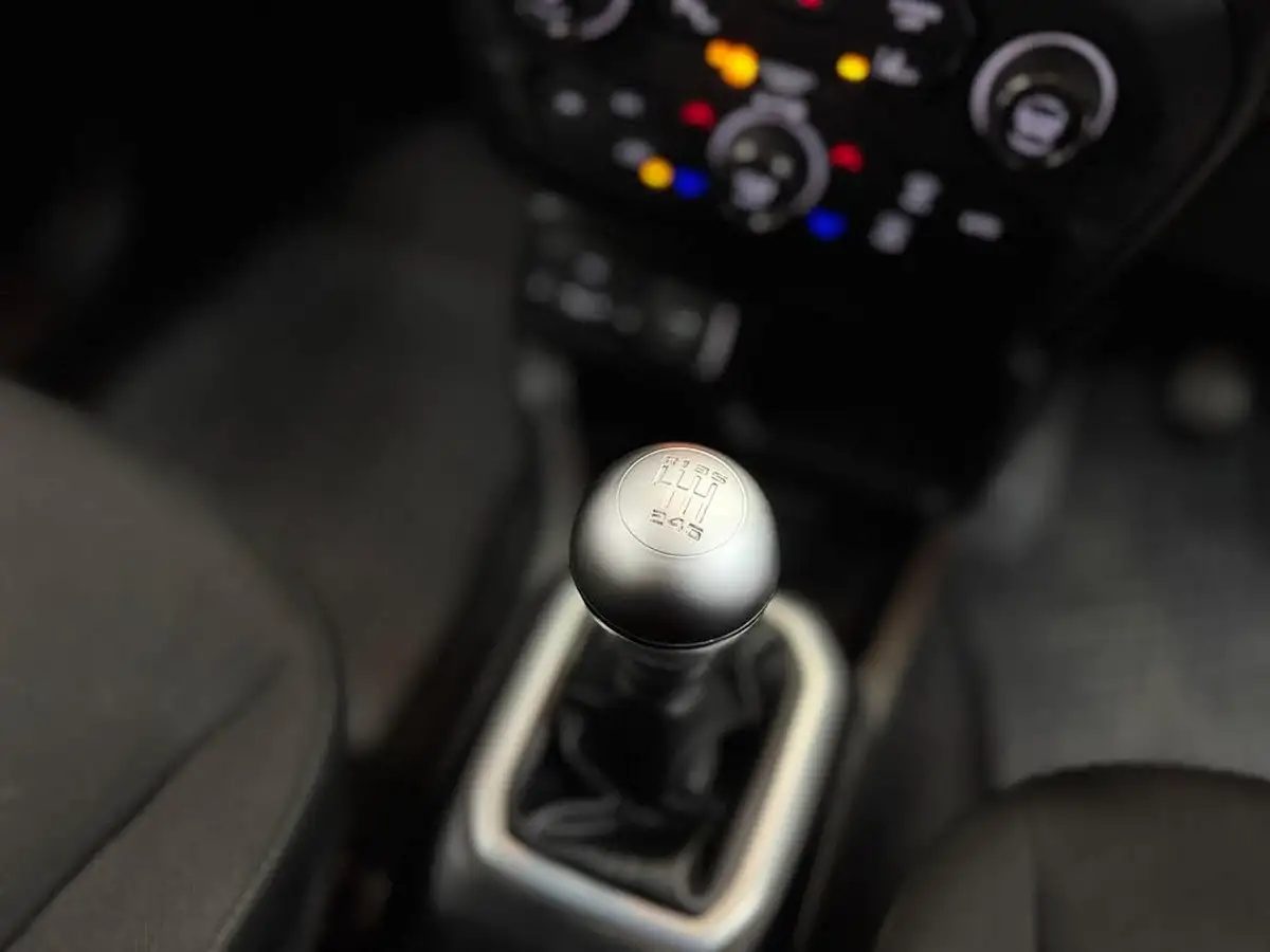 2018-jeep-renegade-10-gse-longitude-big-11