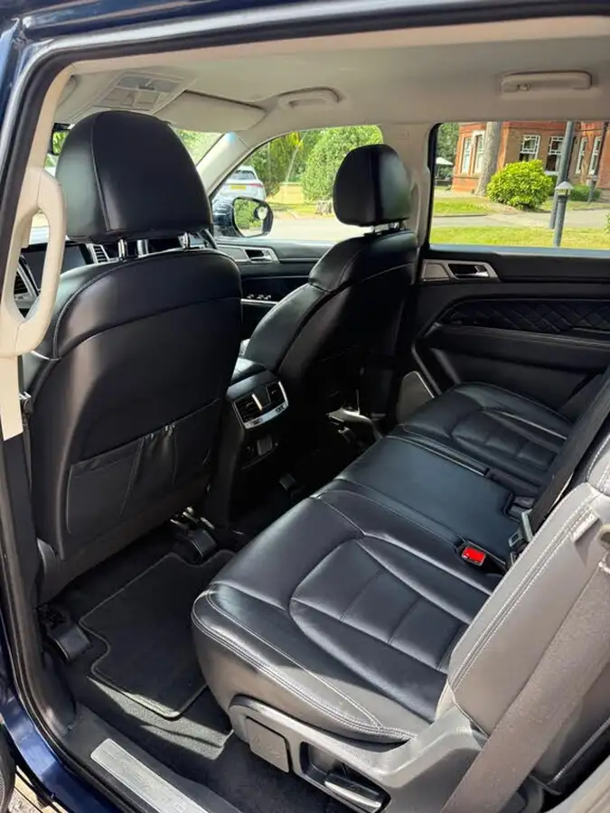 2018-kgm-ssangyong-rexton-22td-ultimate-big-38