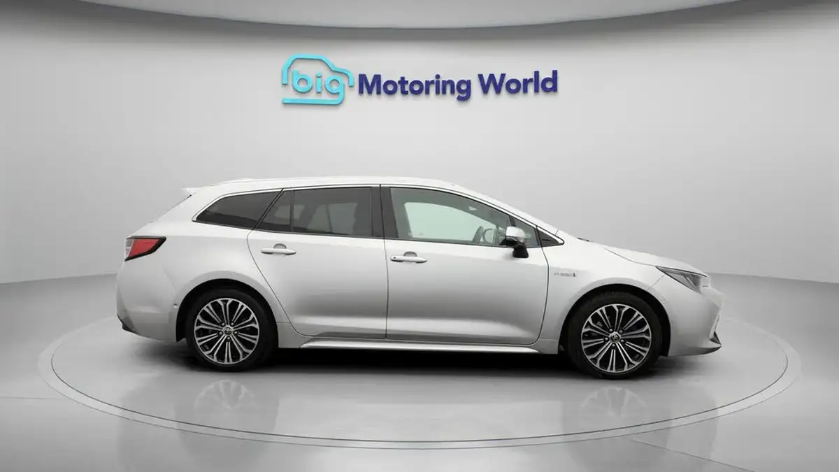 2020-toyota-corolla-20-vvt-i-excel-spare-wheel-touring-sports-big-8