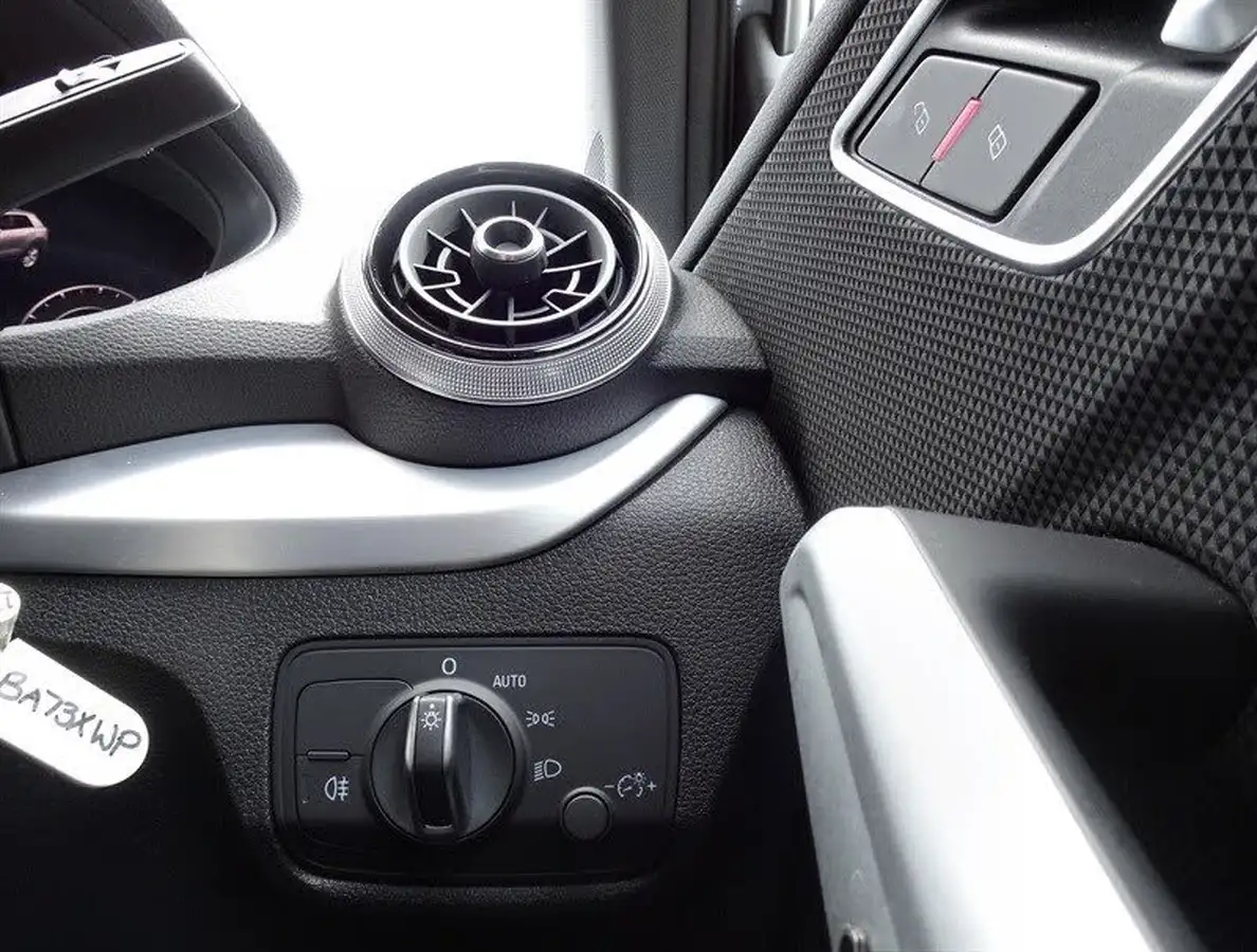 2023-audi-q2-15-35-tfsi-s-line-tronic-big-30