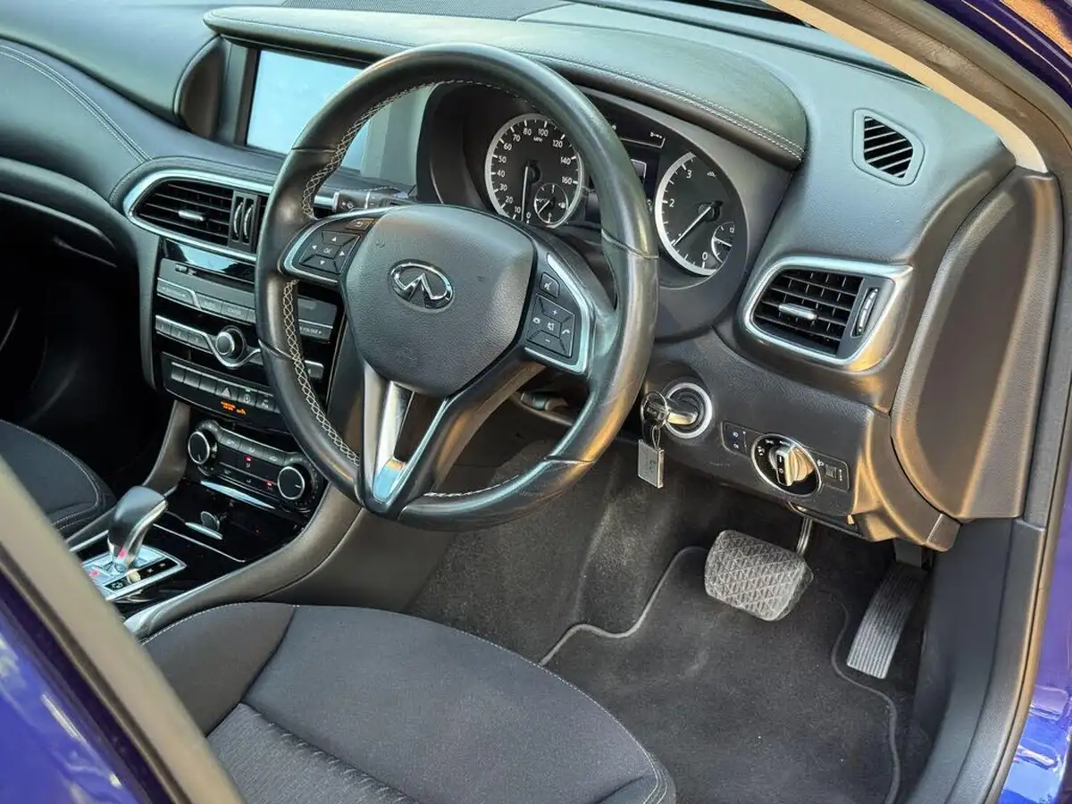2019-infiniti-qx30-22d-luxe-big-11