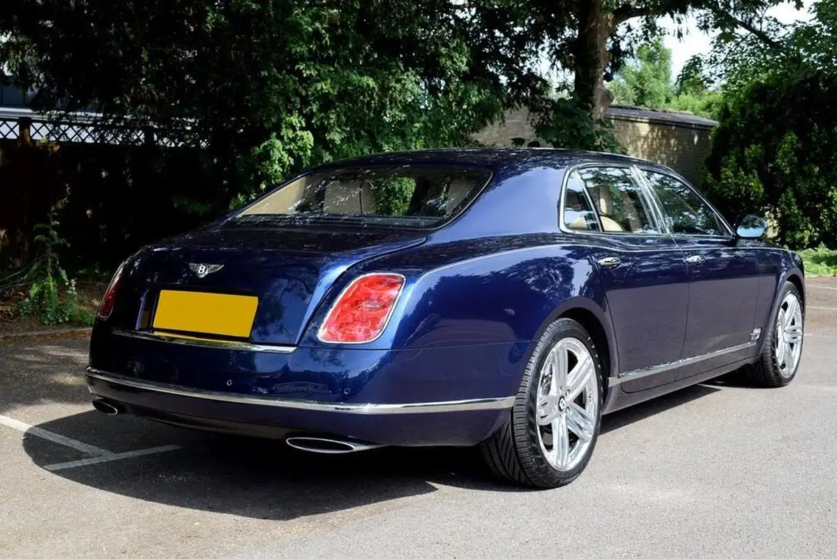 2011-bentley-mulsanne-675-big-48