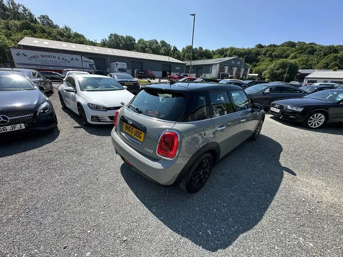 2015-mini-cooper-15-cooper-5d-big-53