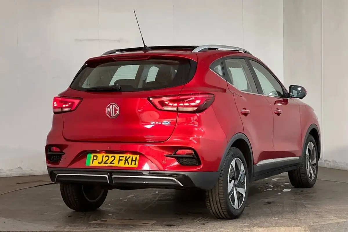 2022-mg-zs-suv-e-trophy-ev-156ps-long-range-big-21