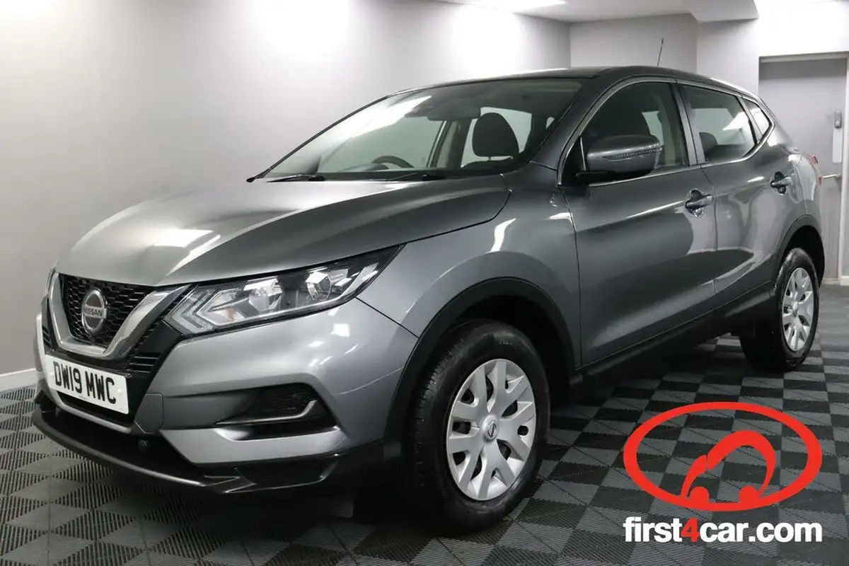 2018-nissan-qashqai-13-dig-t-visia-big-1