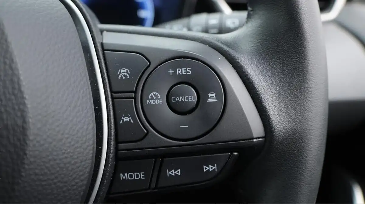 2023-toyota-corolla-18-vvt-i-icon-138bhp-hatchback-5d-big-25