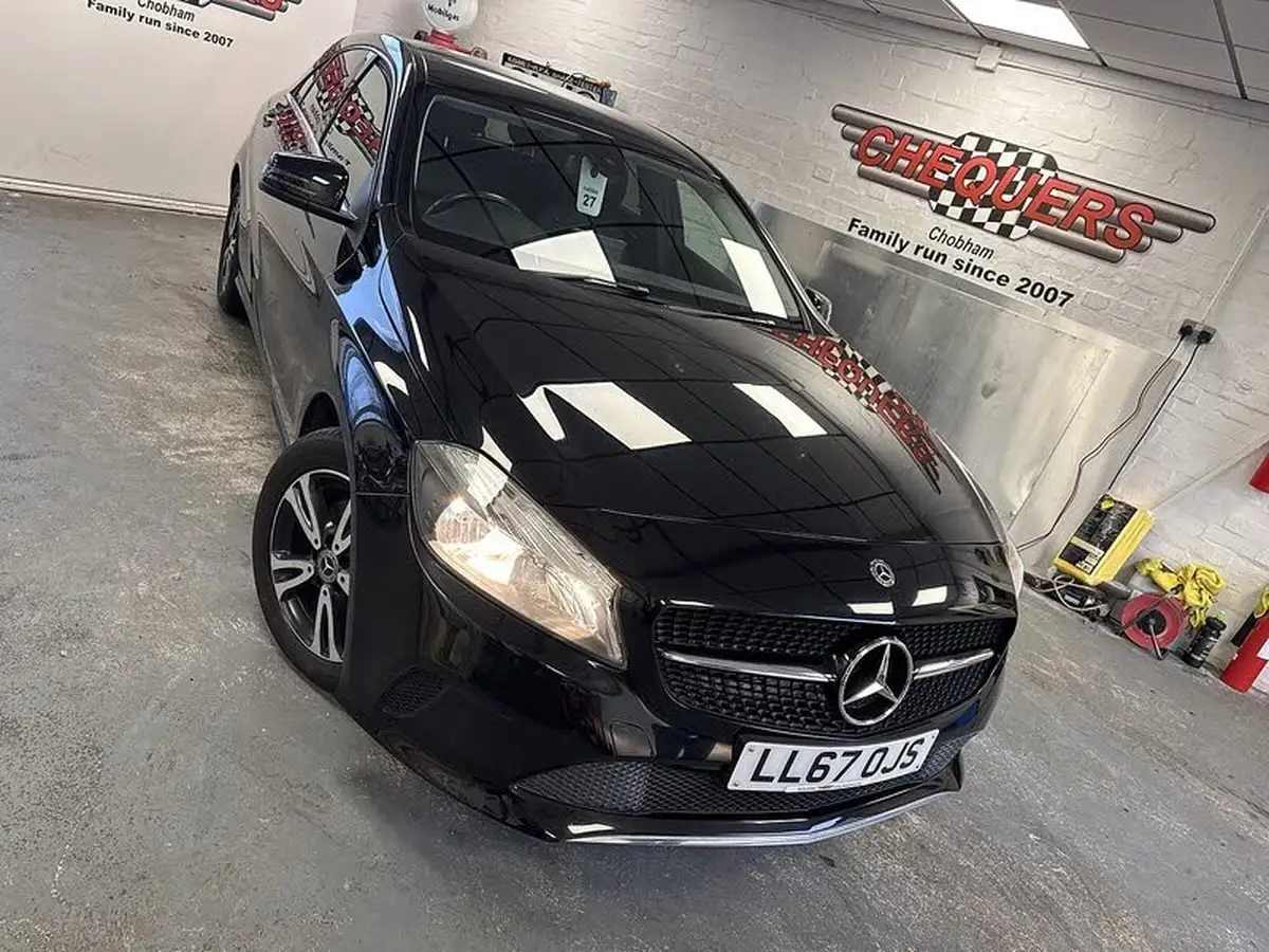 2017-mercedes-benz-a-class-16-a160-se-ss-big-1